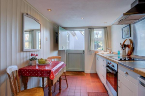 Martins Nest by Winterton Cottages